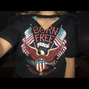 Cutout v-neck tshirt